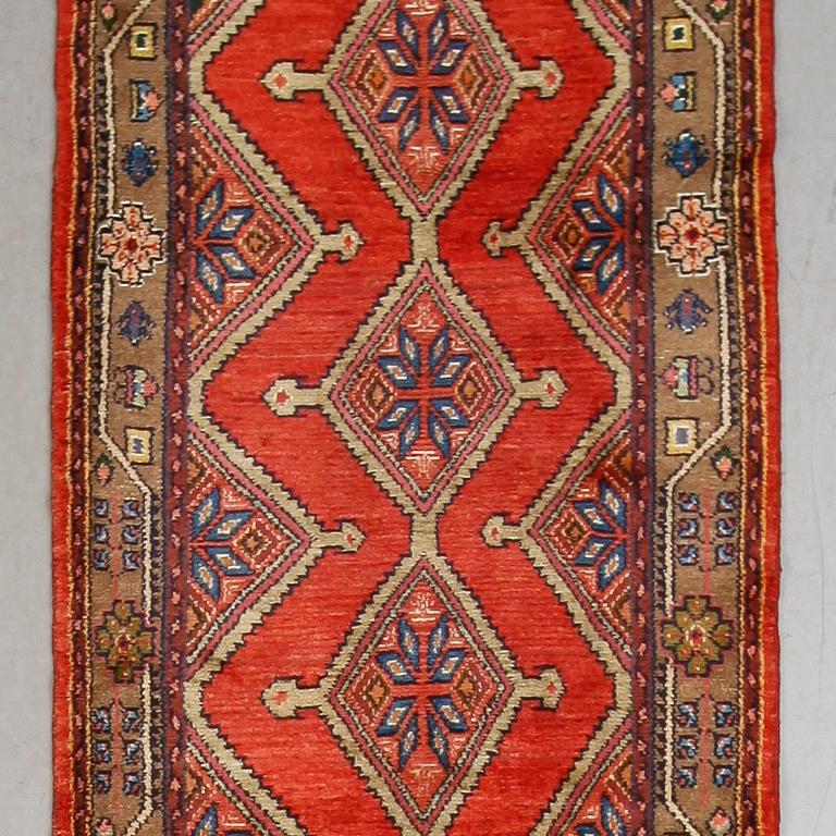 MATTA, Zageh, ca 305 x 85 cm.