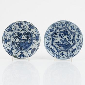 Two blue and white kraak dishes, Ming dynasty, Wanli (1572-1622).