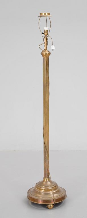 GOLVLAMPA, mässing, tidigt 1900-tal.