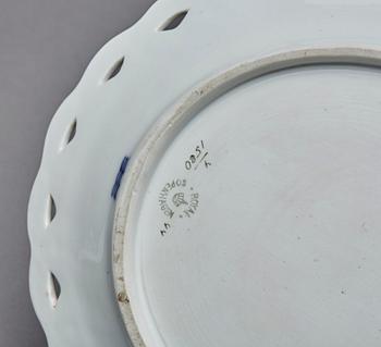 GALLERSKÅL med FAT, Royal Copenhagen, Danmark, Ca 1898-1923.