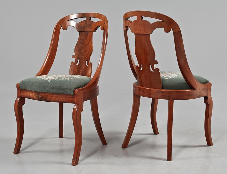 GÖTEBORGSSTOLAR, ett par, 1900-tal.