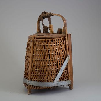 A fishing basket, first half of the 20th century.