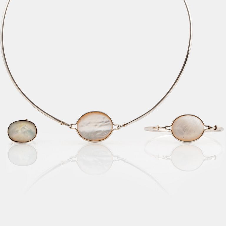 Vivianna Torun Bülow-Hübe, a set of three pieces of sterling and mother of pearl jewellery, probably 1980's.