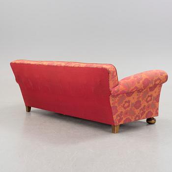 A 1940´s or 1950´s sofa.