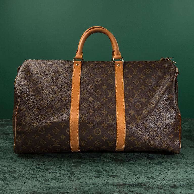 A monogram canvas weekendbag "Keepall 50" by Louis Vuitton.