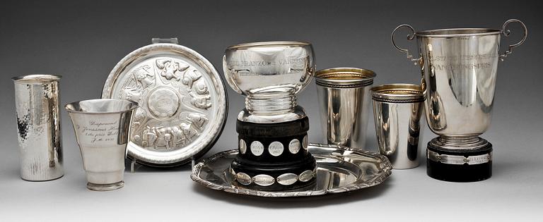 PARTI BÄGARE OCH FAT, 8 delar, silver, bl a C.G. Hallberg och MGAB, 1900-tal. Tot ca 2045 g.
