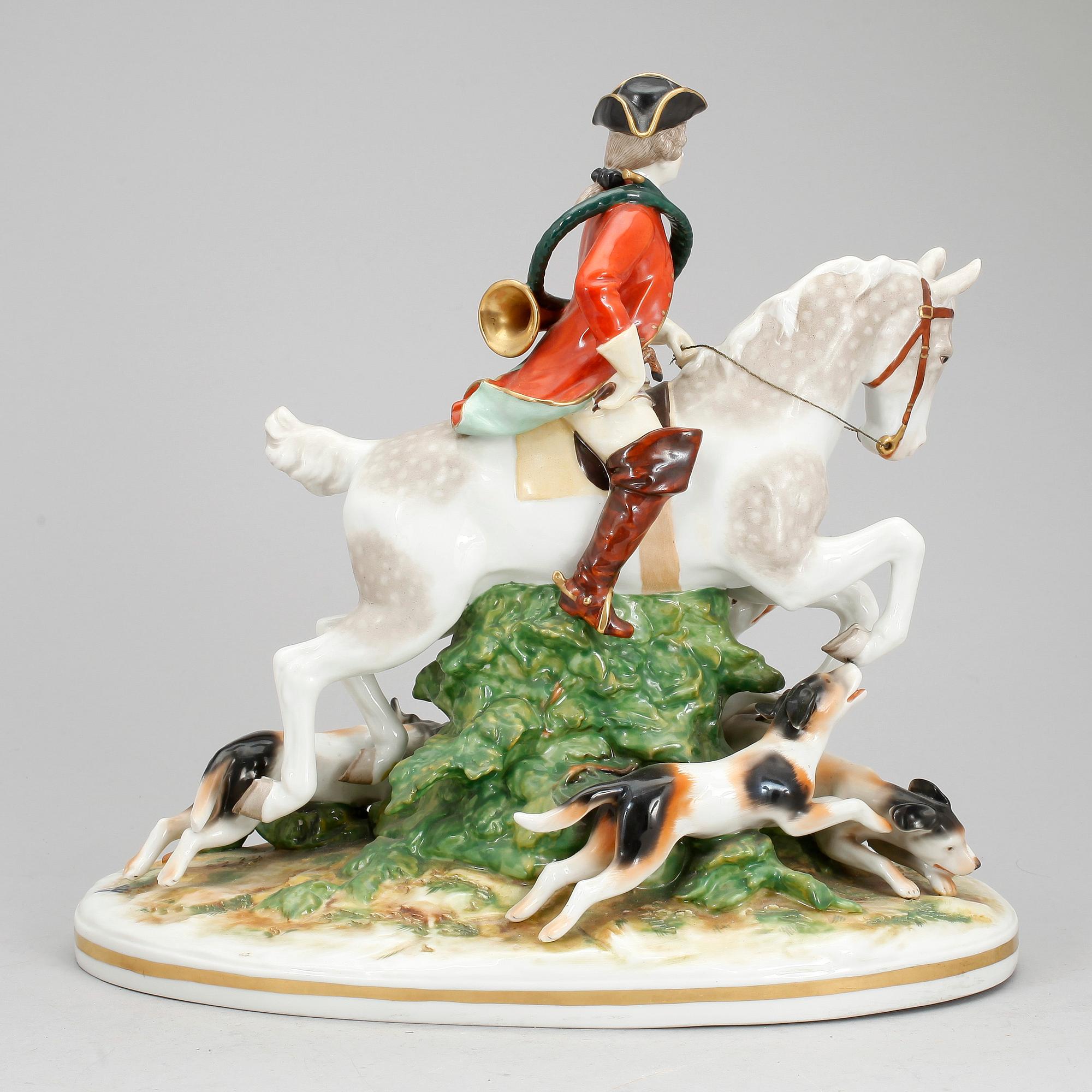 FIGURIN, porslin, Neapelliknande märke. 1900-tal.