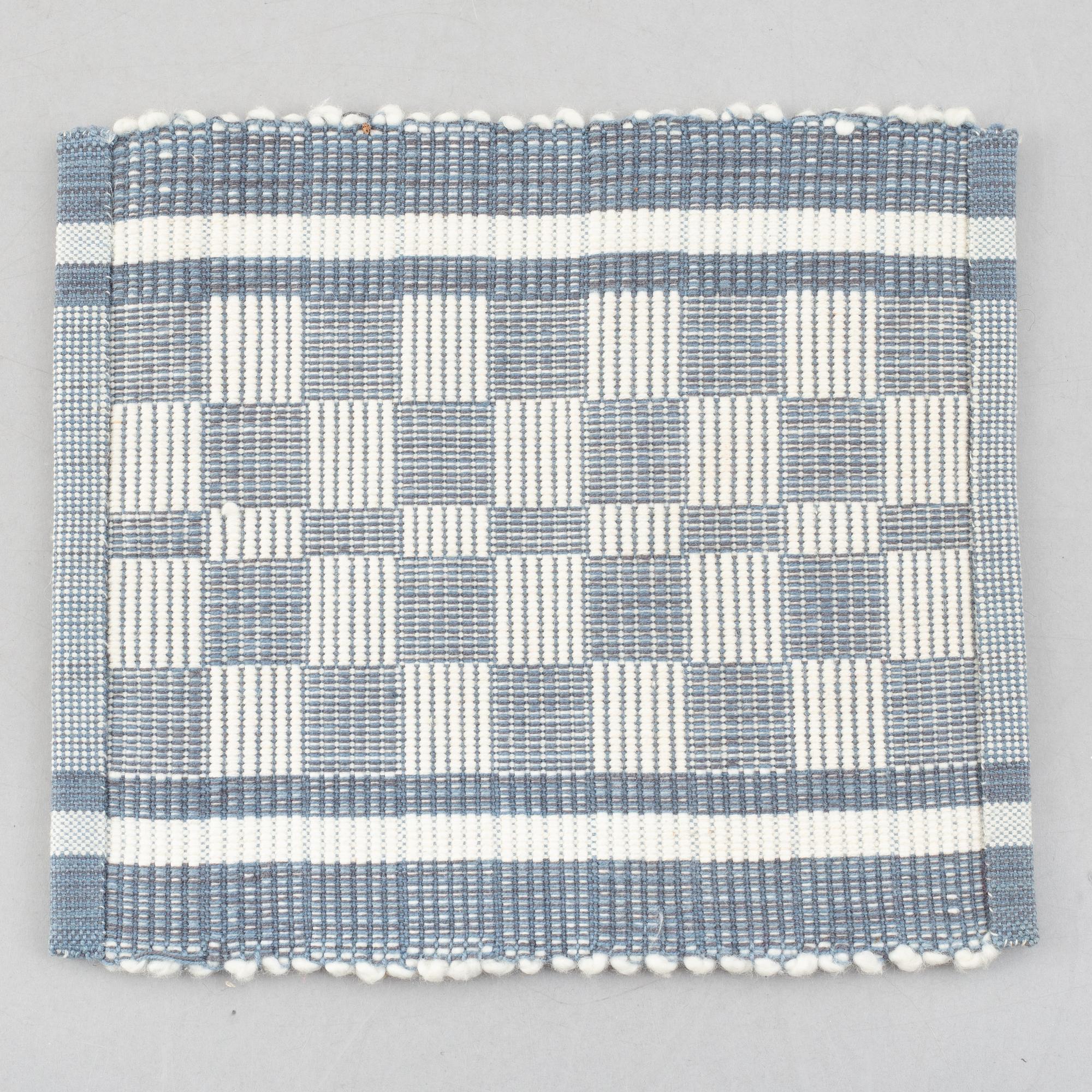 Dockskåpsmöbler, 8 delar samt accessoarer, Berit Bergström, Nolbyn, Värmländskt Hantverk, 1940-/50-tal.