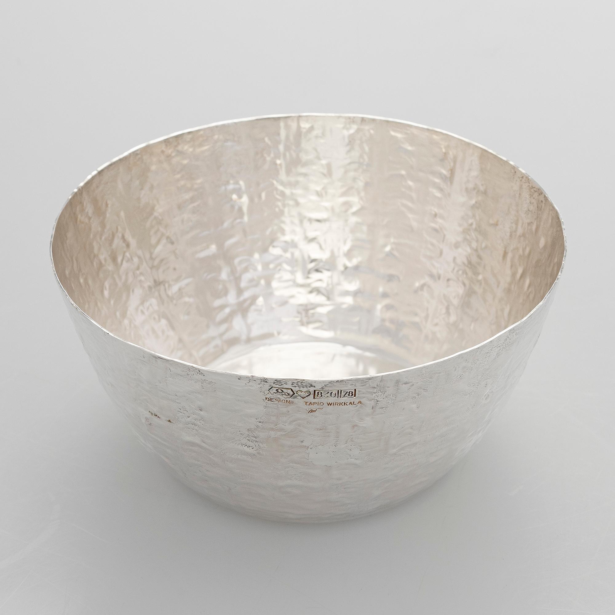 Tapio Wirkkala, A silver bowl, Kultakeskus Hämeenlinna  2001.