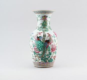 VAS, porslin, Kina, 1900-tal.