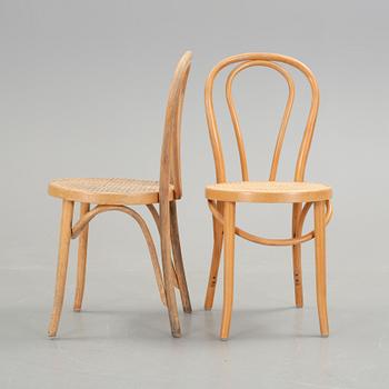 STOLAR, ett par, Thonet-typ, 1900-talets början.