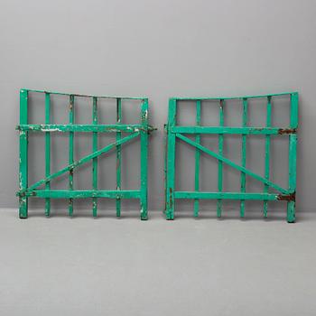 TRÄDGÅRDSGRINDAR, ett par, 1900-tal.