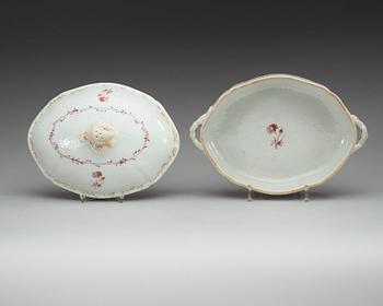 A famille rose tureen with cover, Qing dynasty, Qianlong (1736-95).