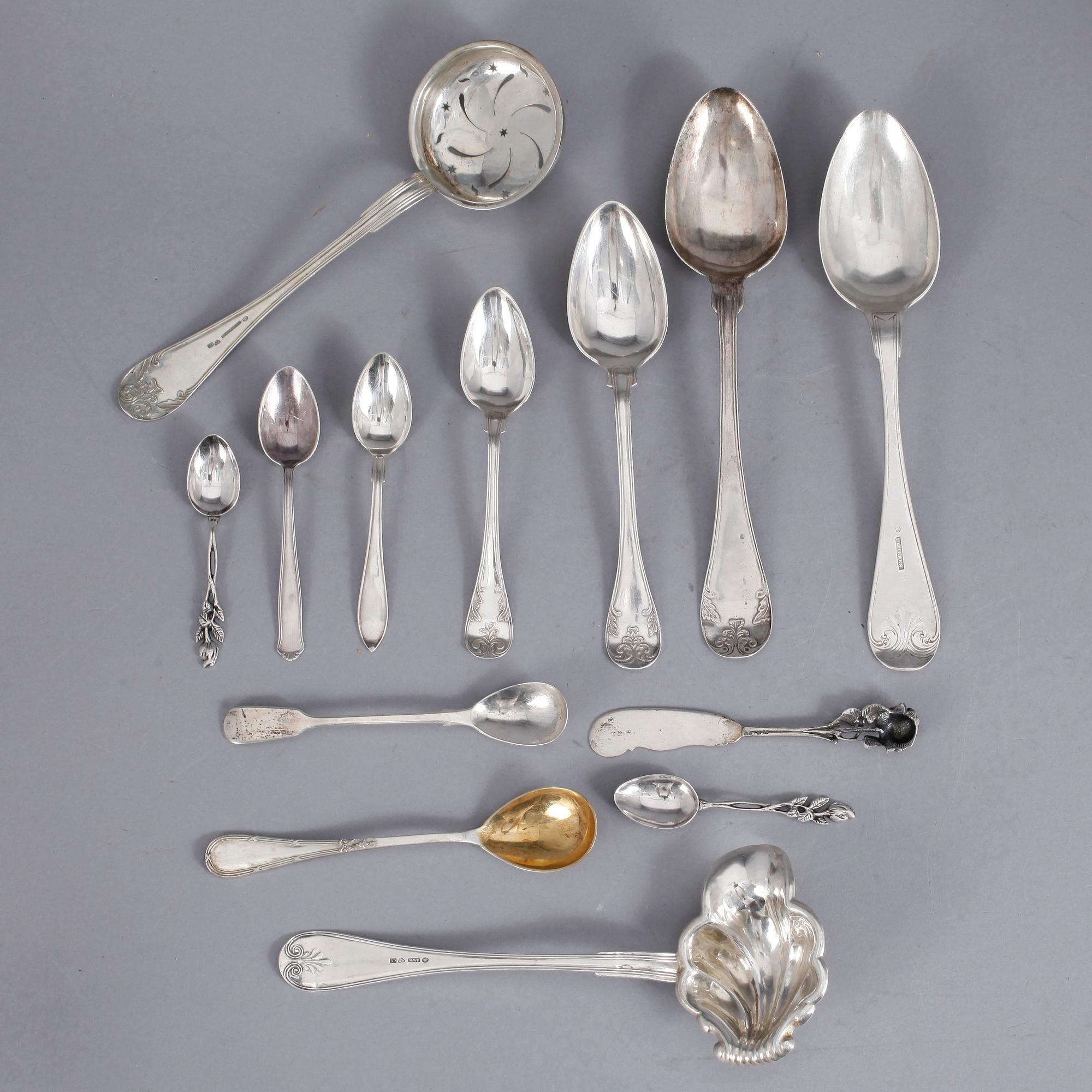 PARTI SILVERBESTICK, främst Gammal fransk modell, olika tillverkare, sent 1700-tal till 1900-tal. Tot ca 850 gram.