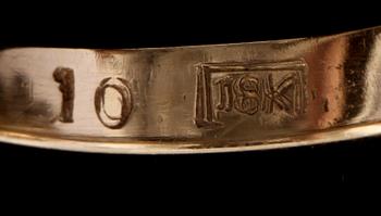 RING, 18k guld med fasettslipad blå safir samt 14 briljantslipade diamanter, vikt 3 g.