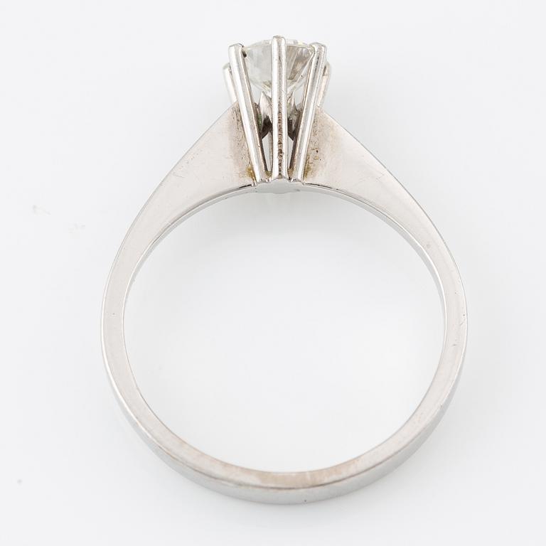 Ring, 18K white gold with brilliant-cut diamond.