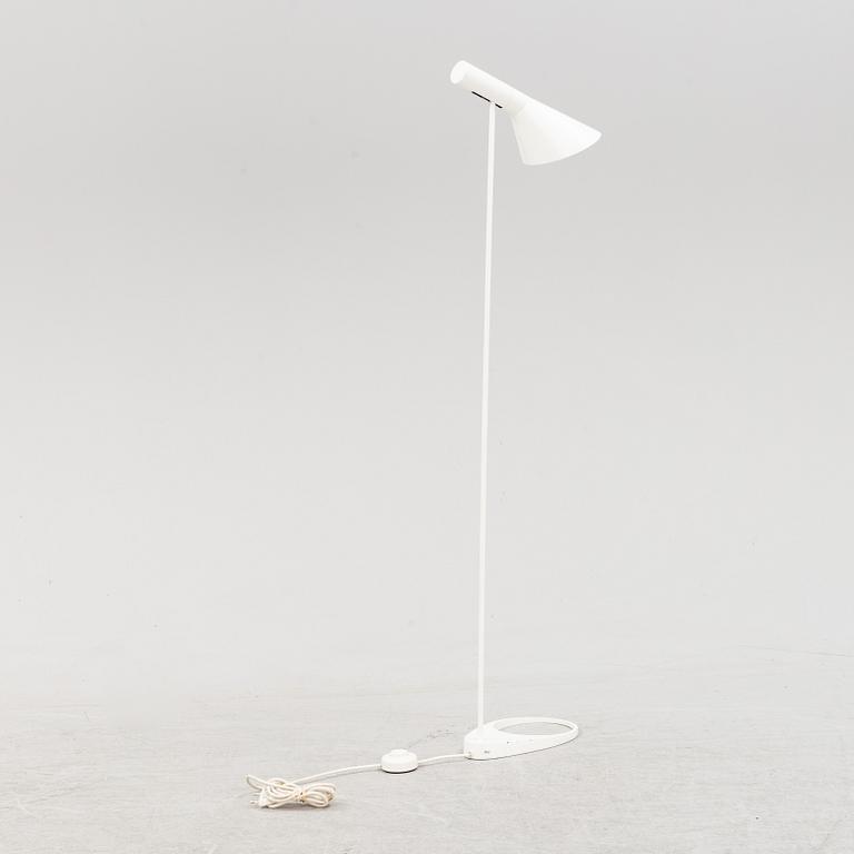Arne Jacobsen, golvlampa, "AJ", Louis Poulsen, Danmark.