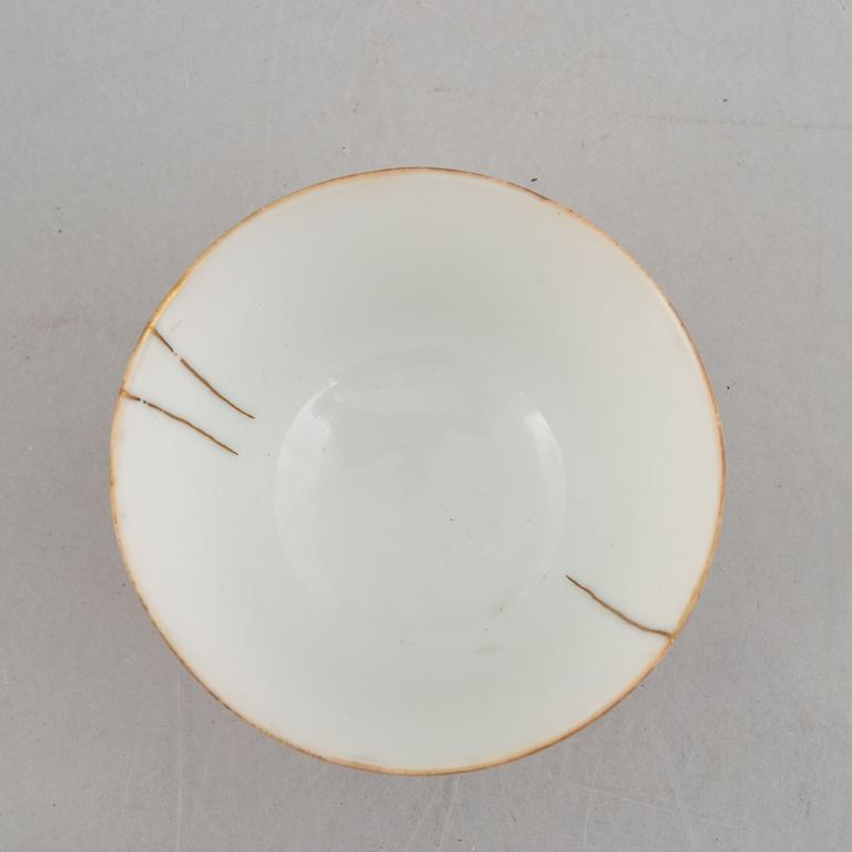 A 'mandarin duck' porcelain cup with cover, Qing dynasty, Daoguang seal mark.