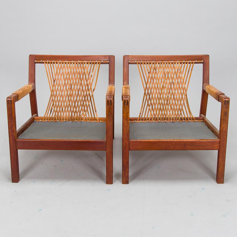 Carl Gustaf Hiort af Ornäs, Nojatuolipari, "Rialto", Puunveisto Oy - Träsnideri Ab, 1900-luvun puoliväli.