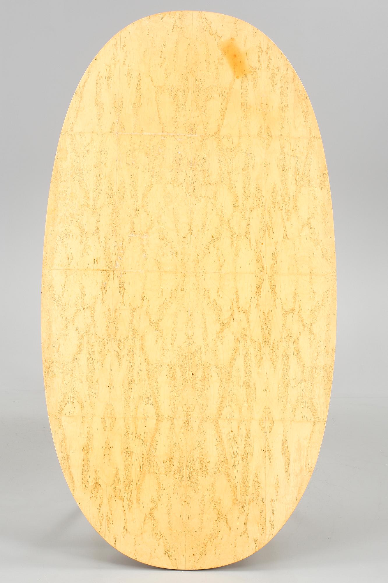 MATBORD. "Superellips", Bruno Mathsson och Piet Hein för Fritz Hansen, Danmark.
