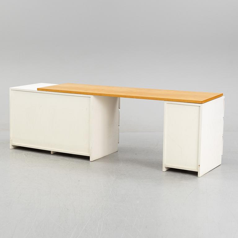 Aulis Leinonen, a model 200 writing desk, Artek, mid 20th century.