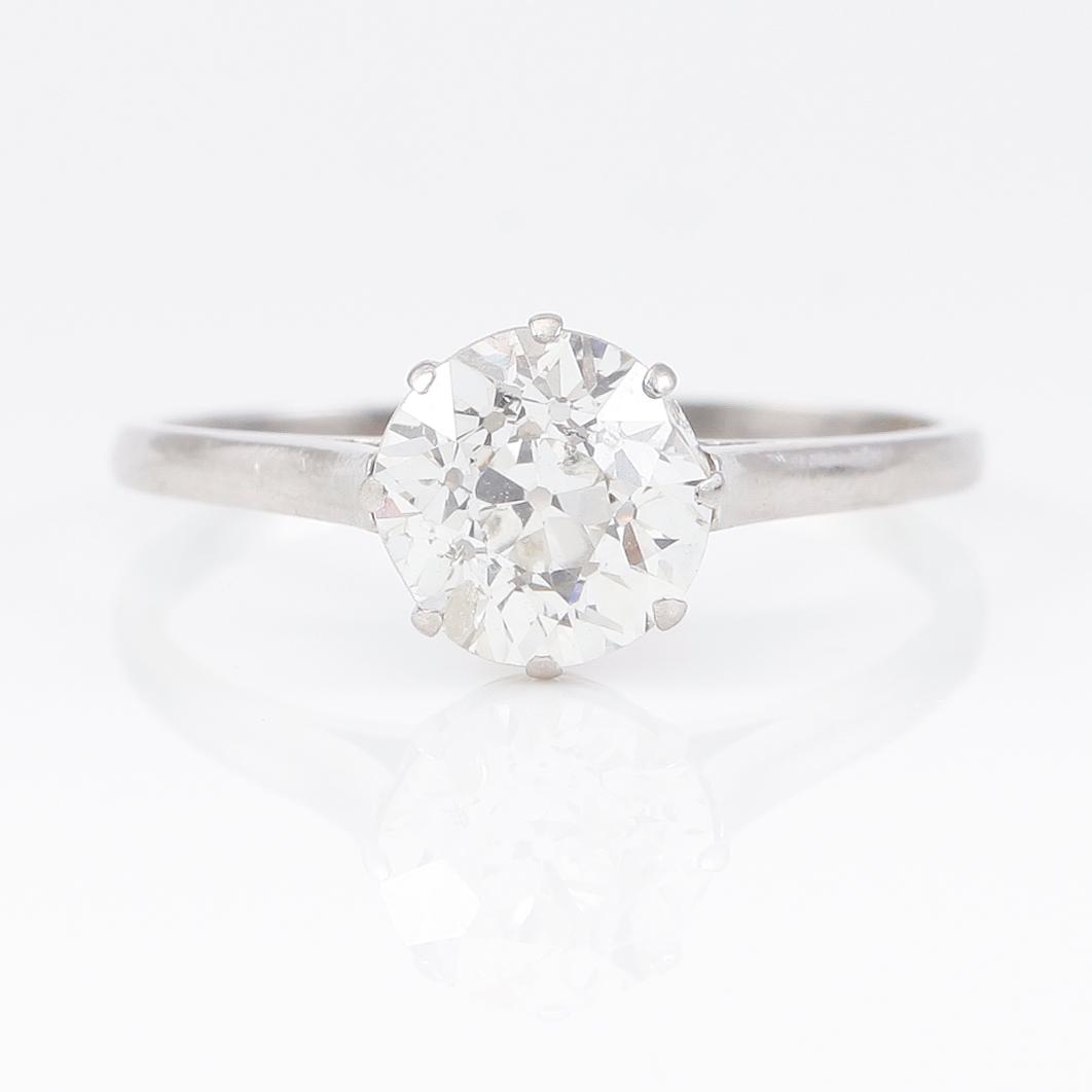 RING, platina, solitär briljantslipad diamant 1.62 ct, svenska stämplar Stockholm 1943.