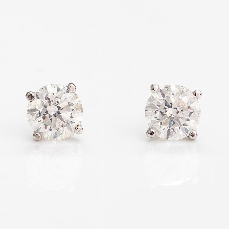 A pair of 14K white gold earrings with brilliant cut diamonds ca. 1.70 ct in total.