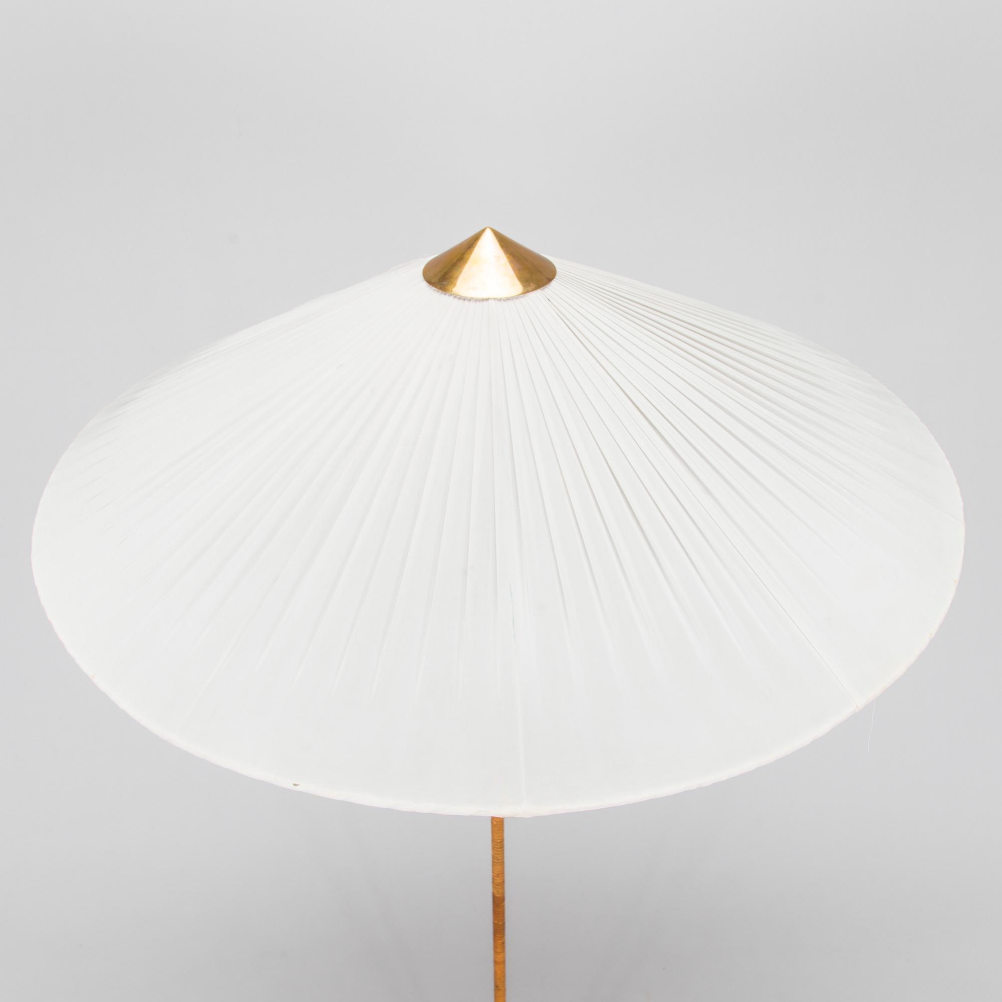 Paavo Tynell, golvlampa, modell 9602 Taito 1900-talets mitt.