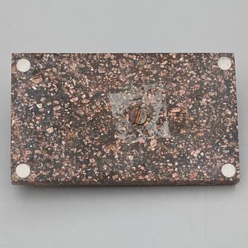 BREVPRESS, porfyr samt brons, 1800-tal.