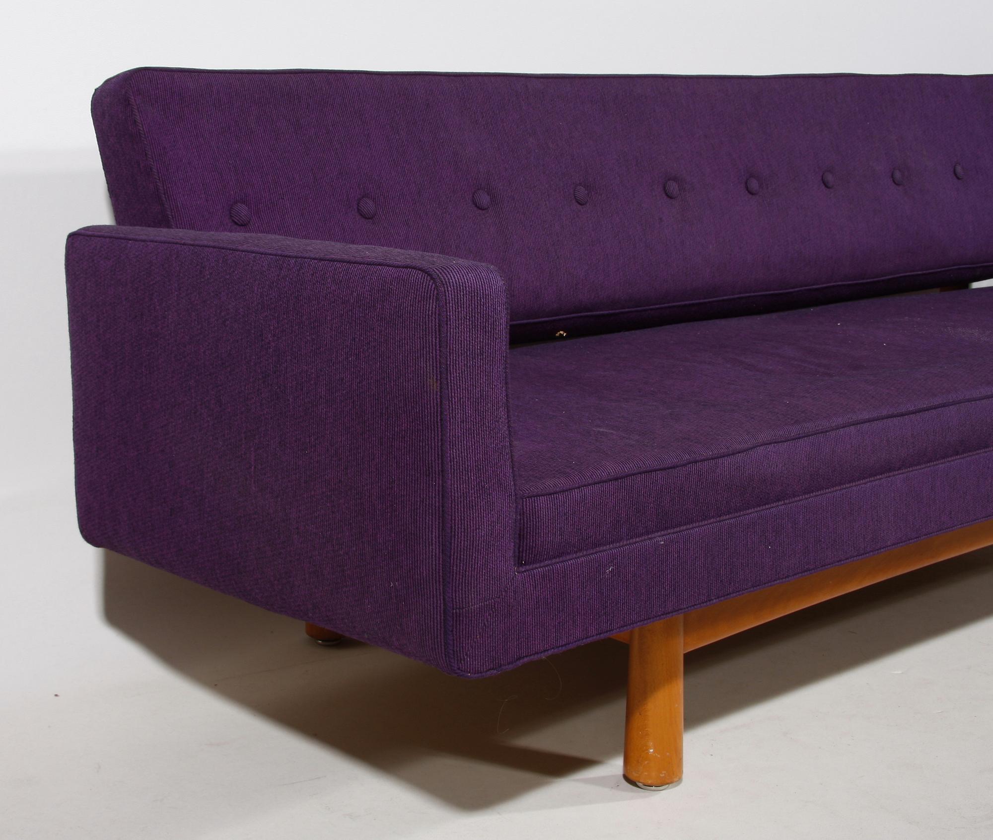 SOFFA. 1900-tal. Märkt: Bra bohag.
