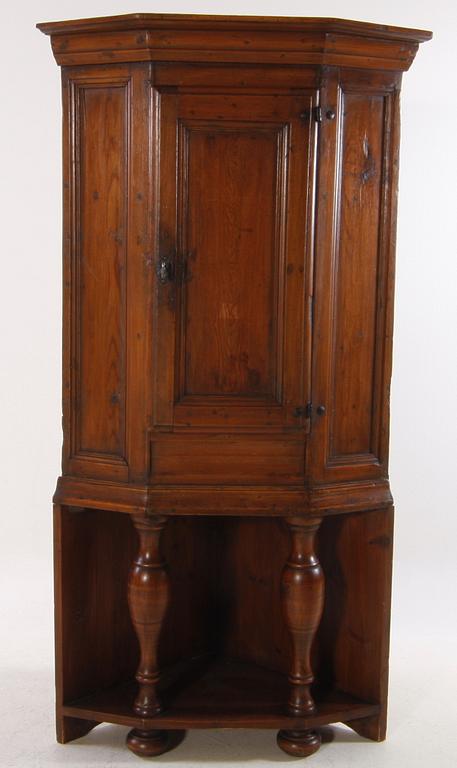 HÖRNSKÅP. Barock, 1700/1800-tal.