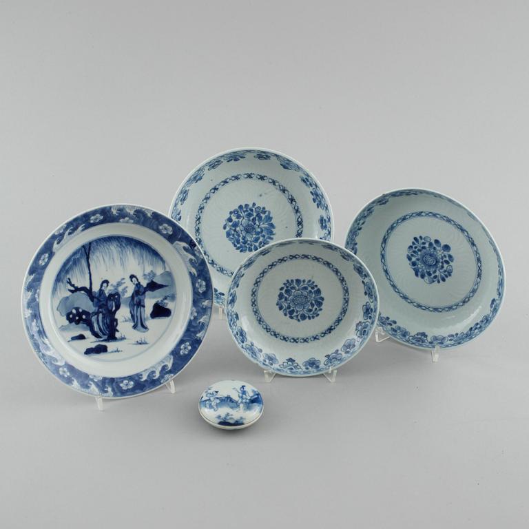 A soup plate, three dishes and a small box, China, 18th and 19th century.
