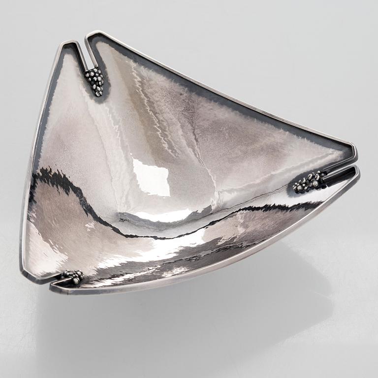 Skål, silver och cabochonslipade kvartser, Pirkan-Kulta Tammerfors 1962.