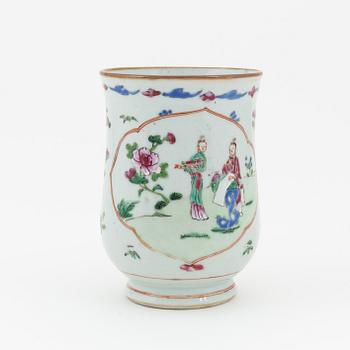 Mugg, kompaniporslin. Kina, Qingdynastin, Qianlong (1736-95).