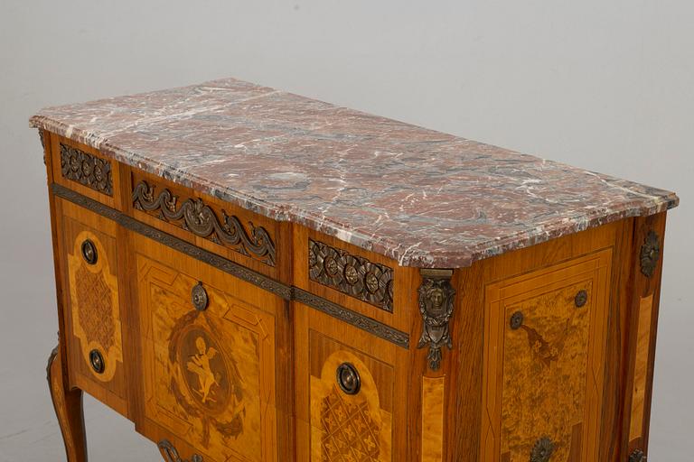 A Gustavian style chest of drawers, mid / second half of the 20th Century.