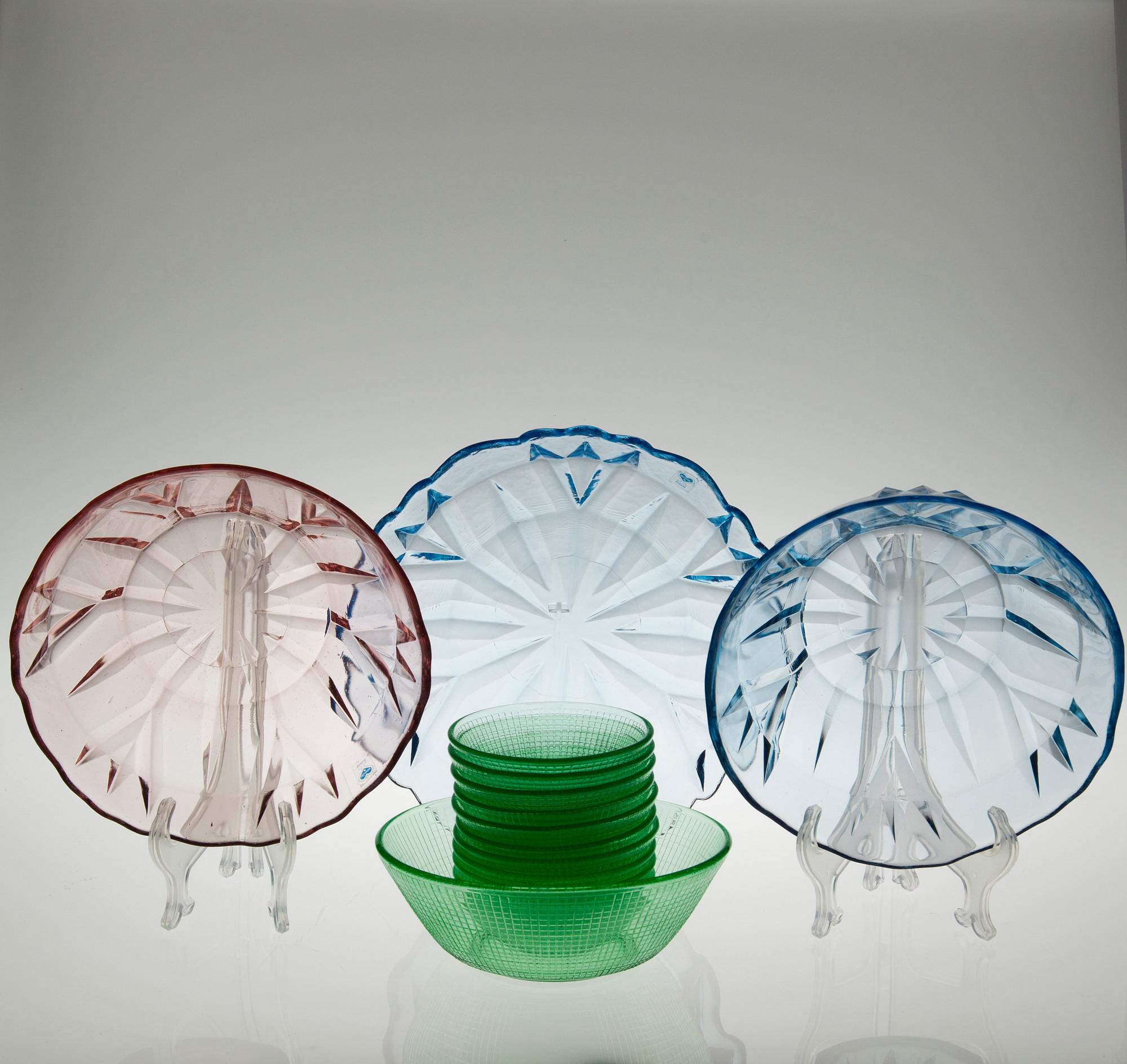 SERVISDELAR, 14 st, glas, "Ruutu" och "Pohjantähti" Helena Tynell, Riihimäen Lasi, 1900-talets slut.