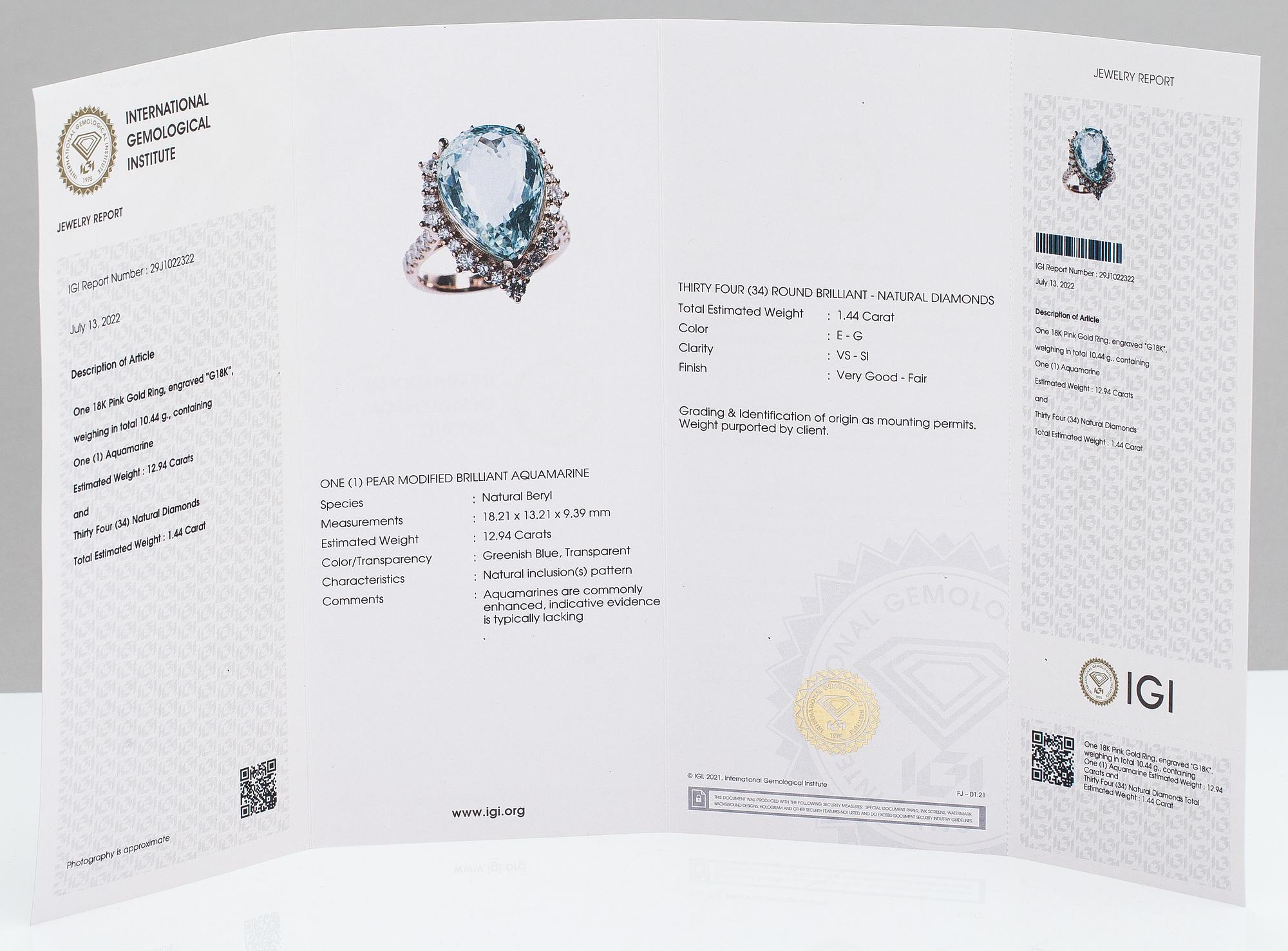 Ring, 18K roséguld, diamanter ca 1.44 ct tot och akvamarin ca 12.94 ct. IGI-certifikat.