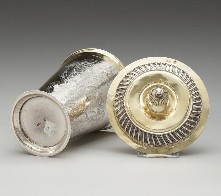 BÄGARE med LOCK, av Christopher Dey, Riga (verksam 1729-1748(1759)).