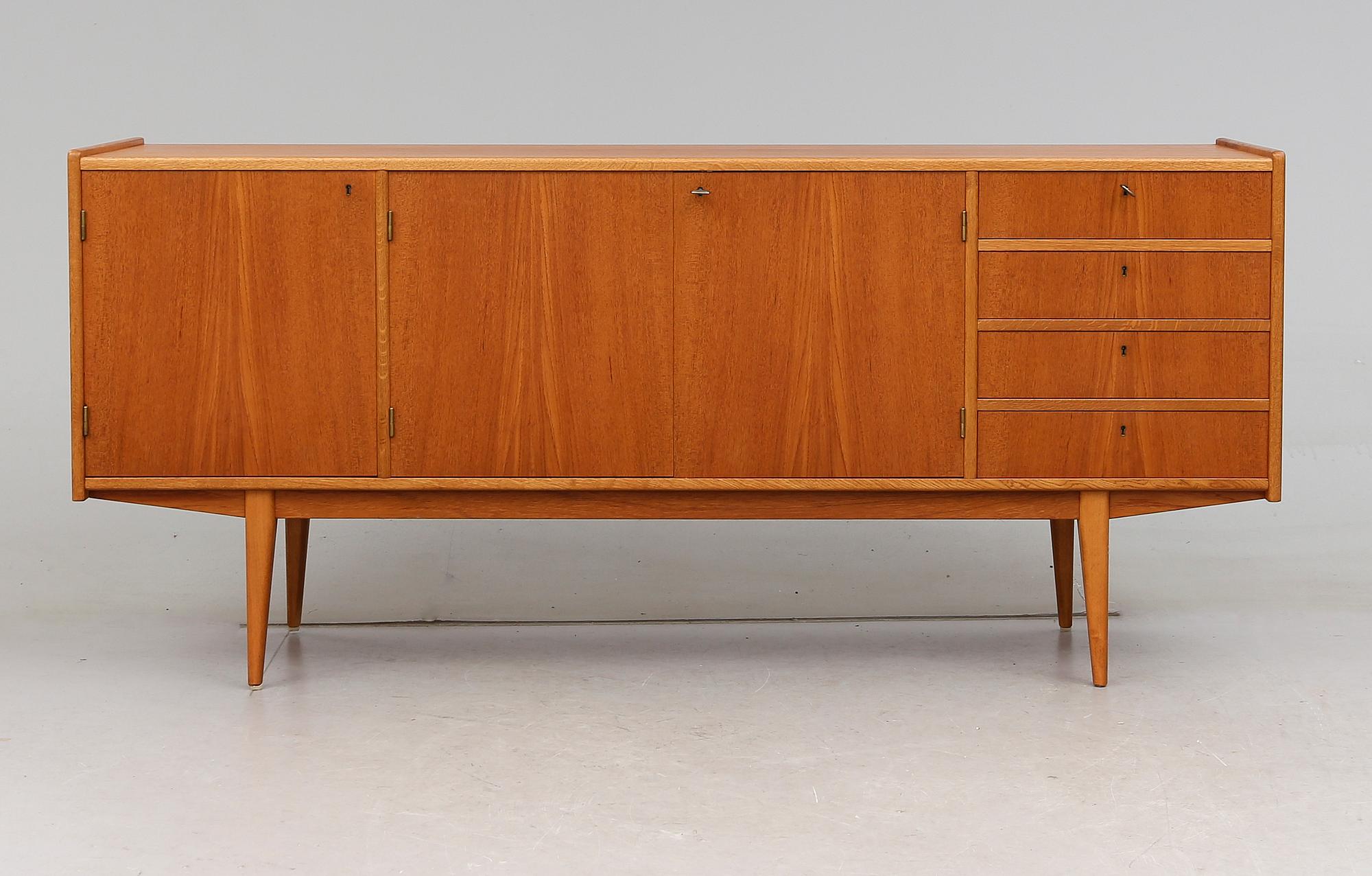 SIDEBOARD, 1900-talets andra hälft.