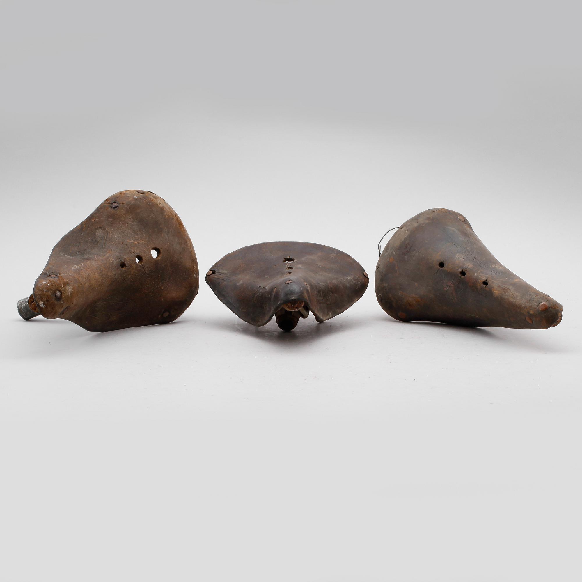 CYKELSADLAR, 3 st, 1900-talets första hälft.