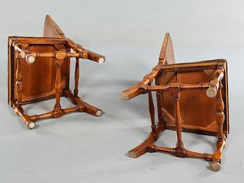 STOLAR, ett par, barock, 1700-talets första hälft.
