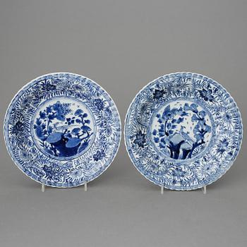 TALLRIKAR, ett par, Kangxi, 1662-1722).