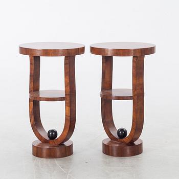 SIDOBORD/SÄNGBORD ett par Art Deco-stil modern tillverkning.