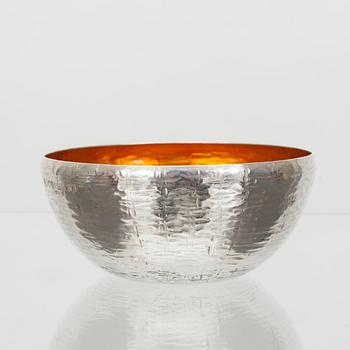 SKÅL, sterling silver och emalj, design Eva Hidström, Kultakeskus, Tavastehus 1970.