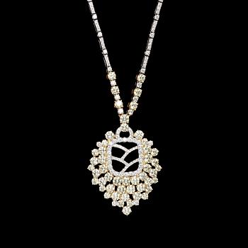 986. A yellow and white brilliant cut diamond necklace, tot. app. 15 cts.