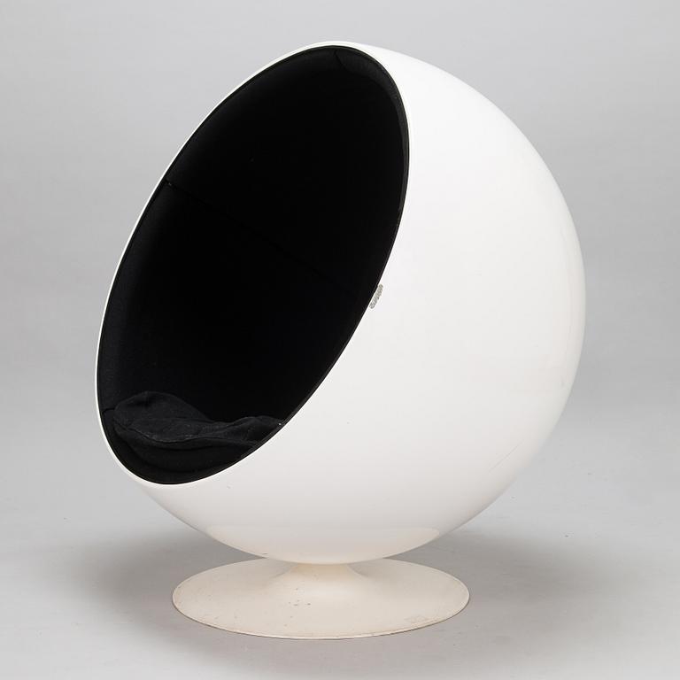 Eero Aarnio, "Pallotuoli", Adelta, 1980-luvun loppu.