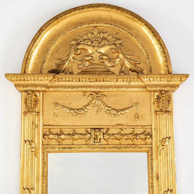 A first half of the 19th century mirror.