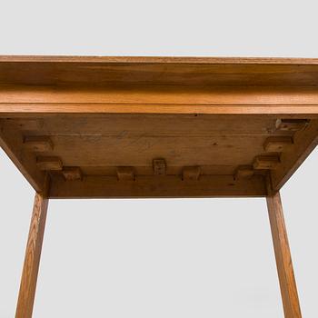 Louis Sparre, A table and two chairs for Aktiebolaget Iris, Borgå around 1900.