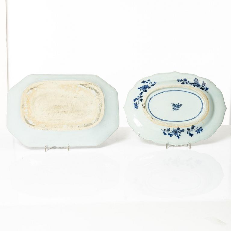 Two Chinese blue and white export porcelain dishes, Qing dynasty, Qianlong (1736-95).