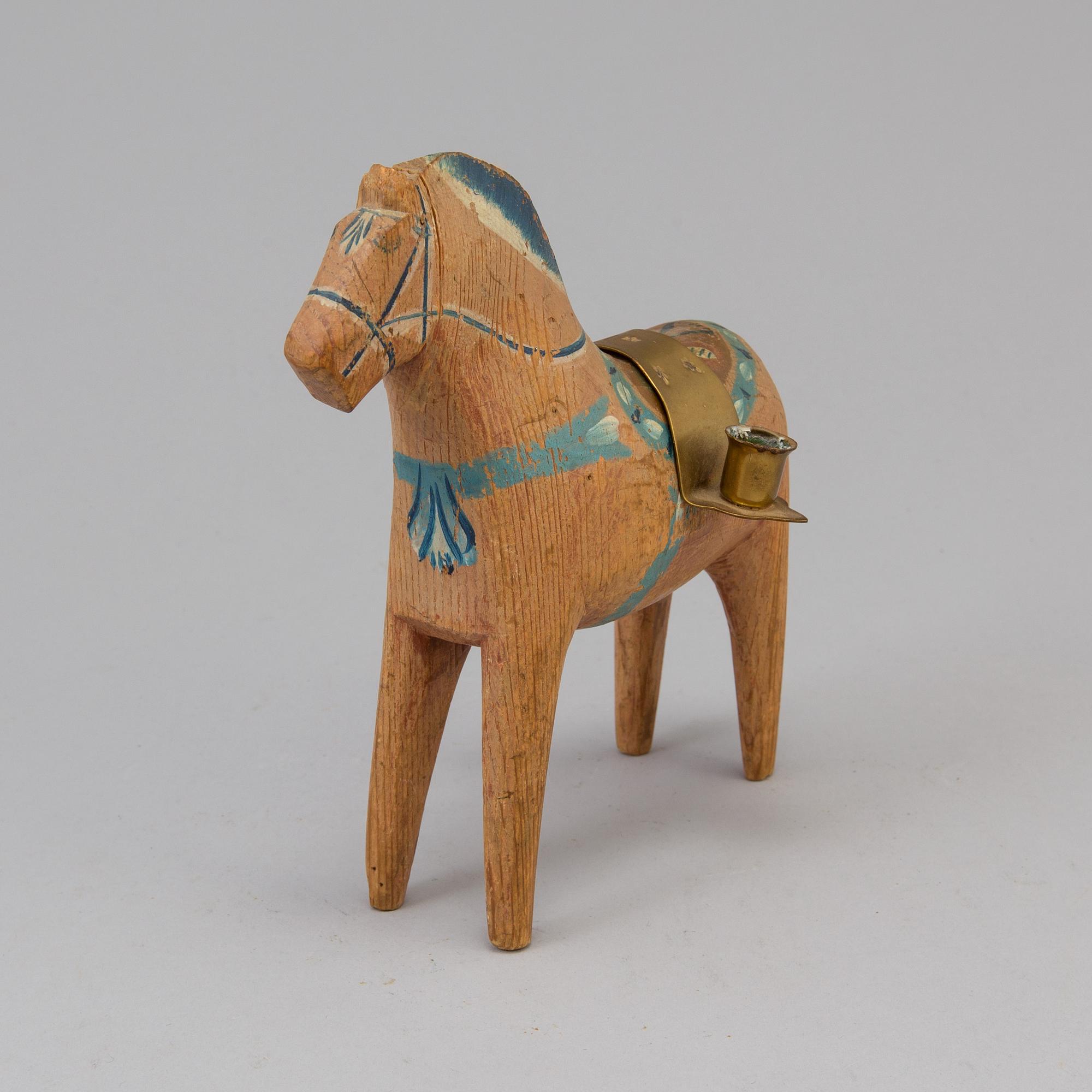 A 20th century folklore wooden horse from the region of Dalarna.